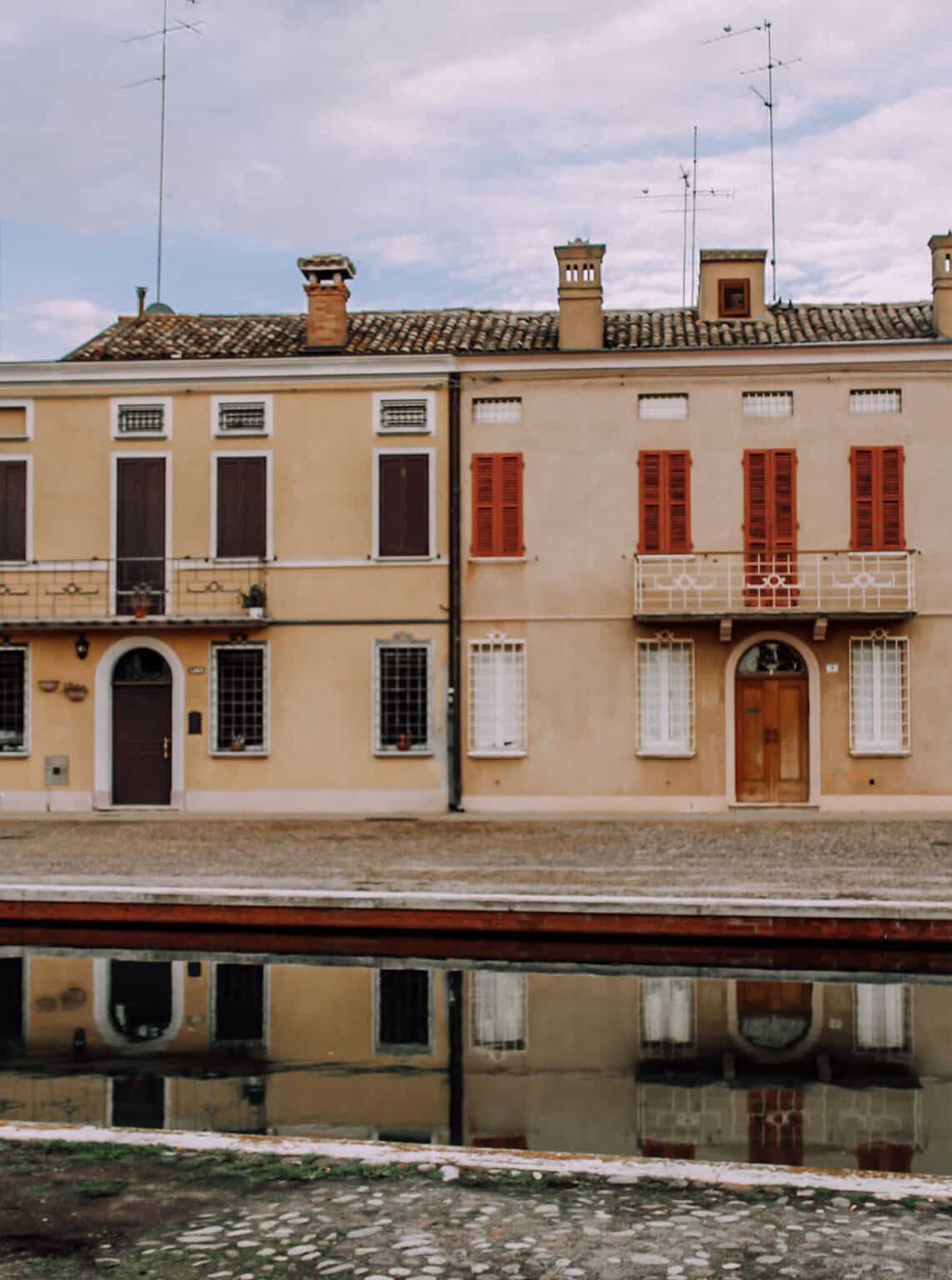 Comacchio Guide traveling & other stories