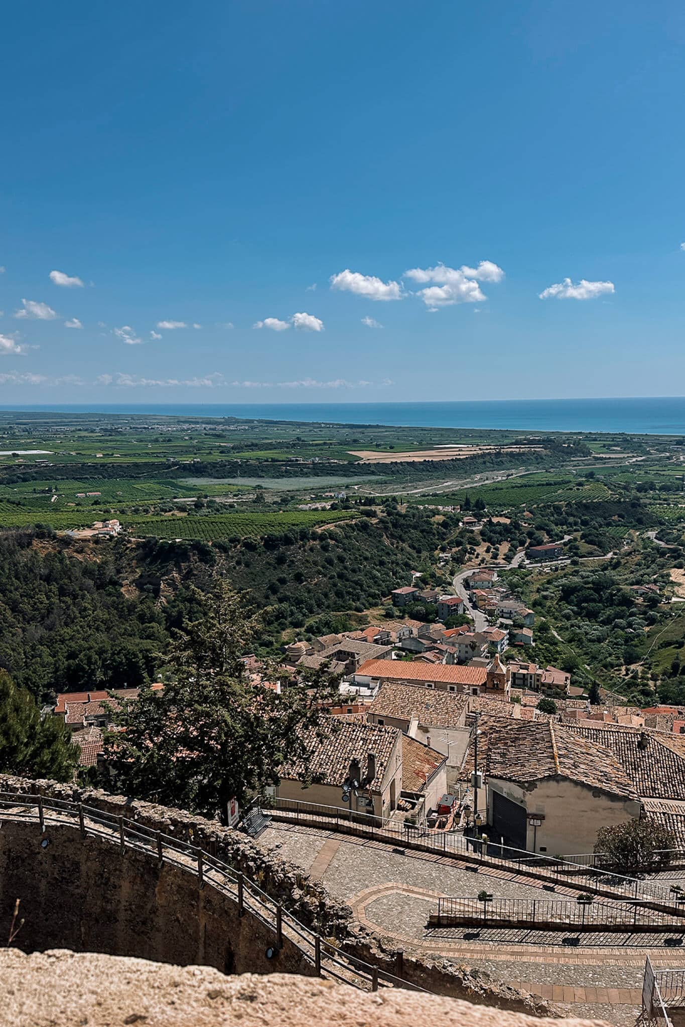 Ausblick über Rocca Imperiale in Kalabrien, Italien