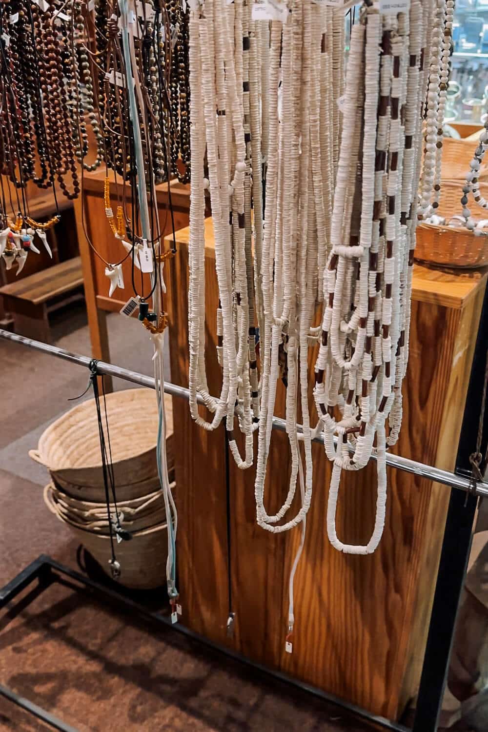 Schmuck im Bushmann's Art Gallery in Windhoek