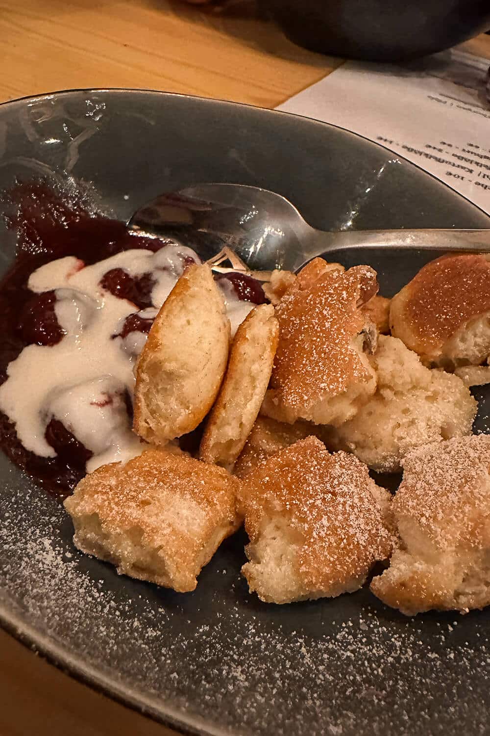 Weihnachtsmarkt Weinlobbyist Berlin Kaiserschmarrn auf dem Weihnachtsmarkt beim Weinlobbyist in Berlin-Schöneberg